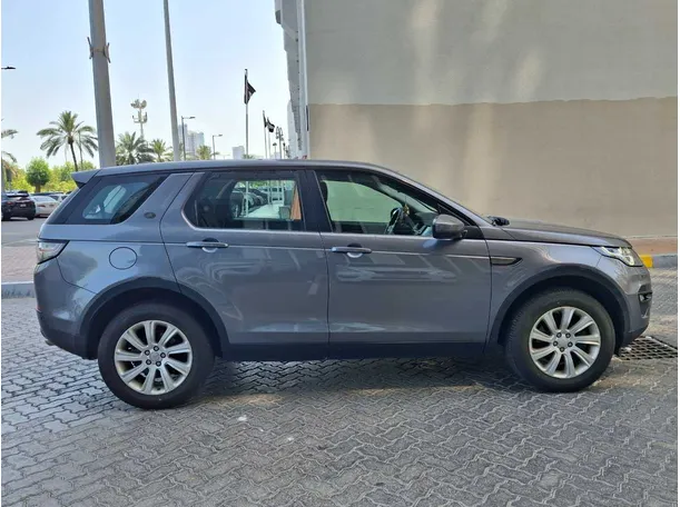 Car image 8