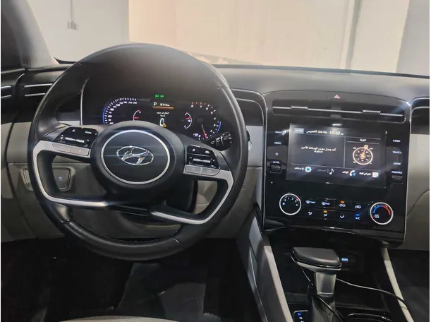 Car image 18