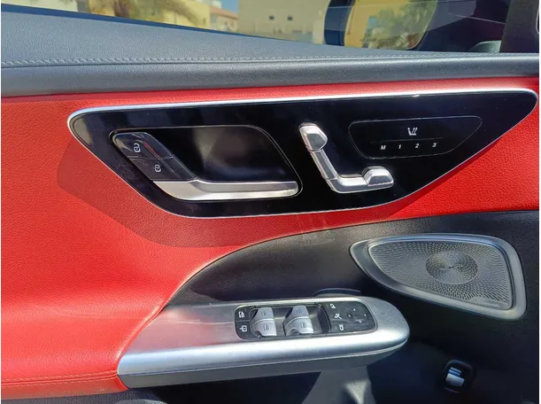 Car image 38