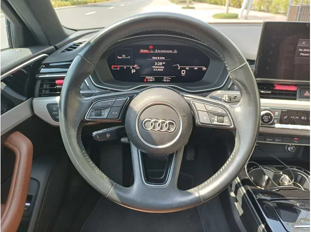 Car image 14