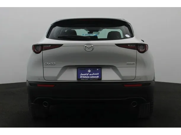 Car image 12