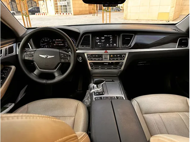 Car image 17