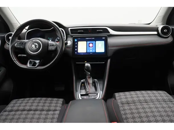 Car image 14
