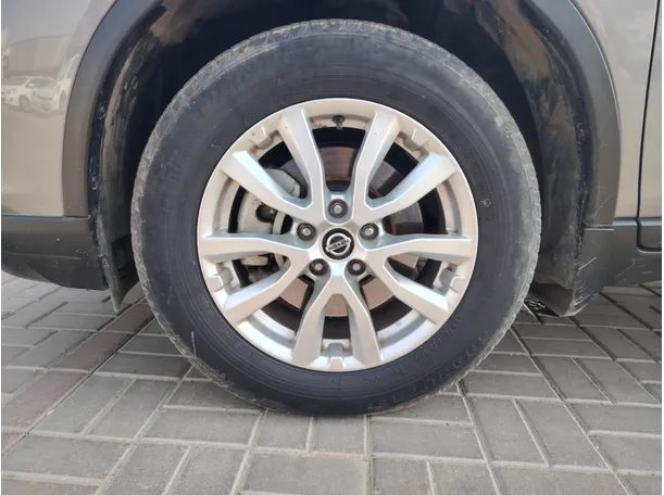 Car image 9
