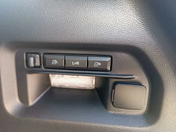 Car image 39