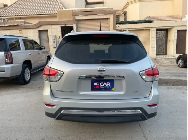 Car image 6