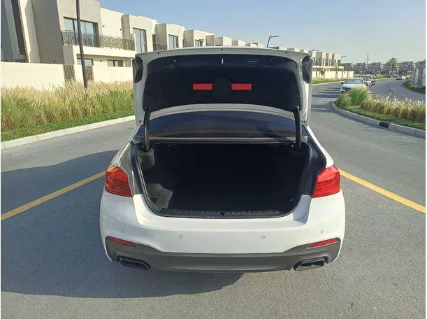 Car image 27