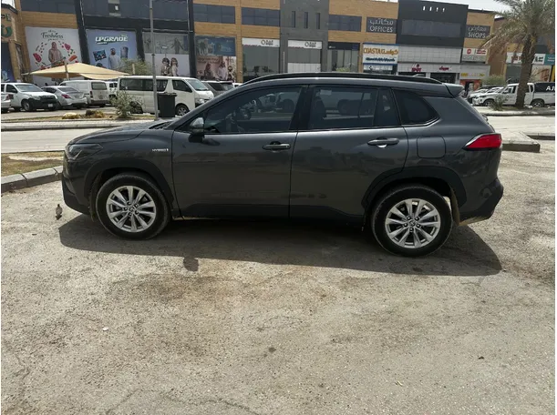 Car image 8