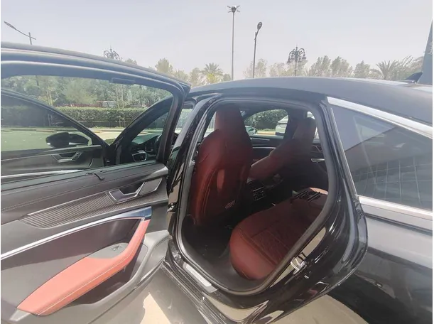 Car image 36
