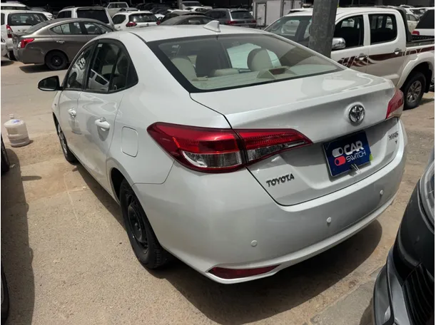 Car image 5