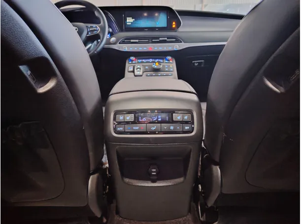 Car image 28