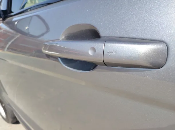 Car image 29