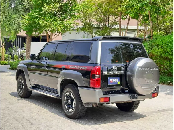 Car image 7