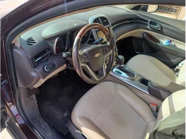 Car image 12