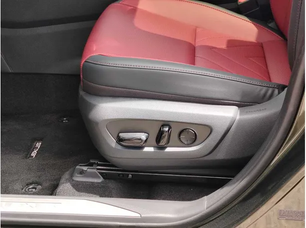 Car image 42