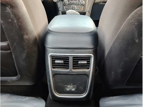 Car image 28