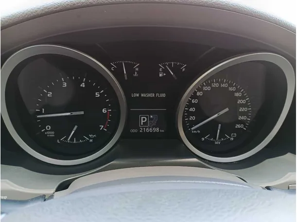 Car image 23
