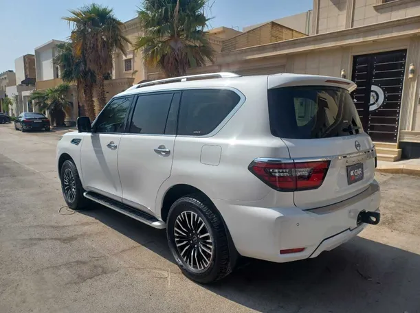Car image 7
