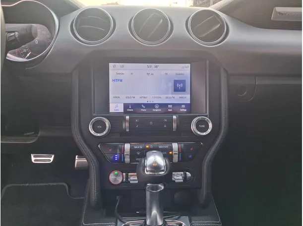 Car image 16