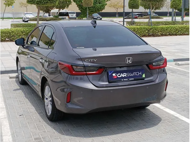 Car image 7