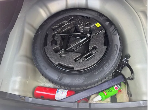 Car image 20