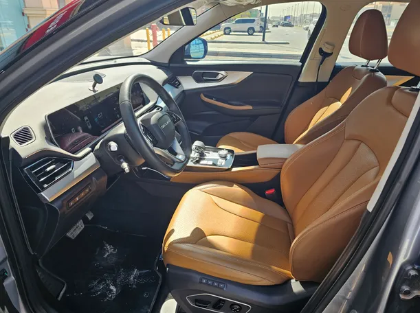 Car image 13