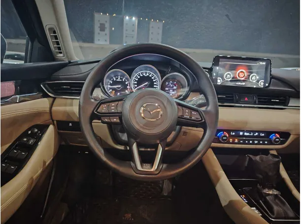 Car image 24