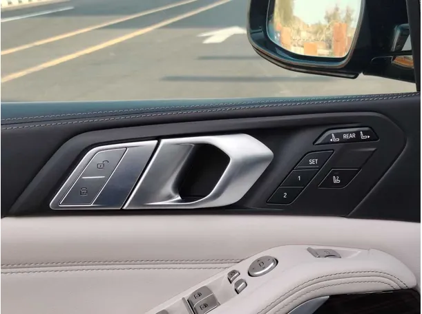 Car image 39