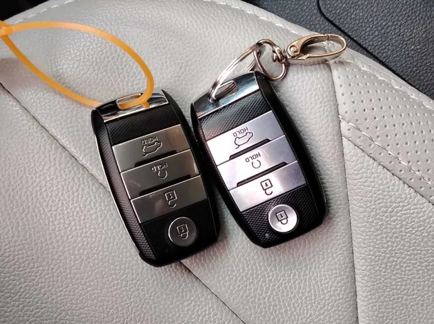 Car image 35