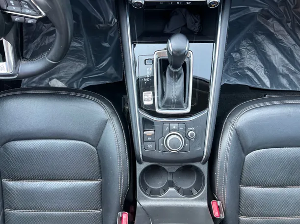Car image 17