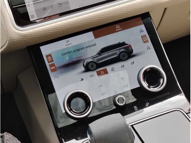 Car image 19