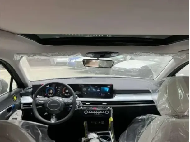 Car image 7
