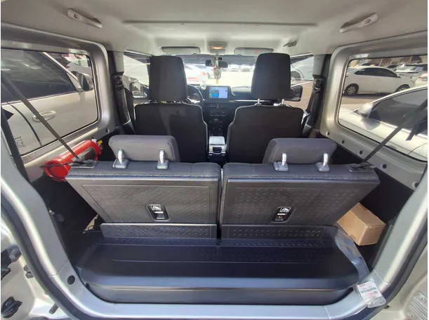 Car image 19