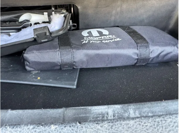 Car image 21