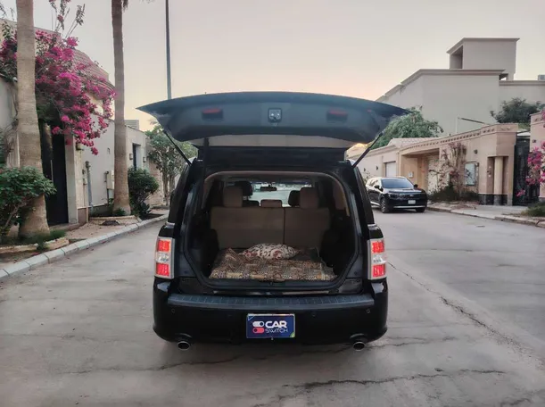 Car image 24