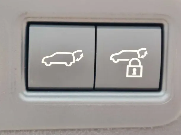 Car image 32