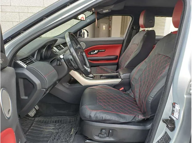 Car image 12