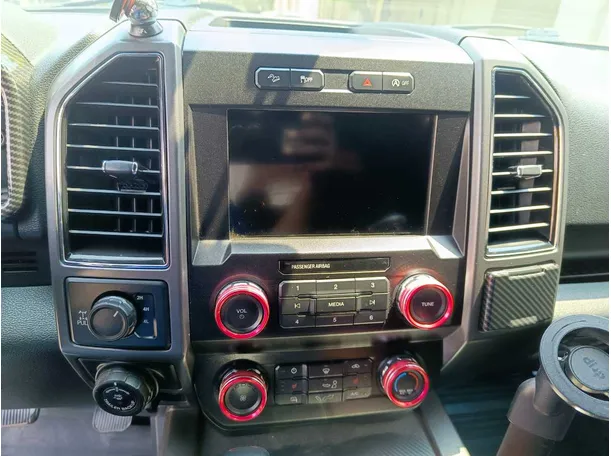 Car image 25