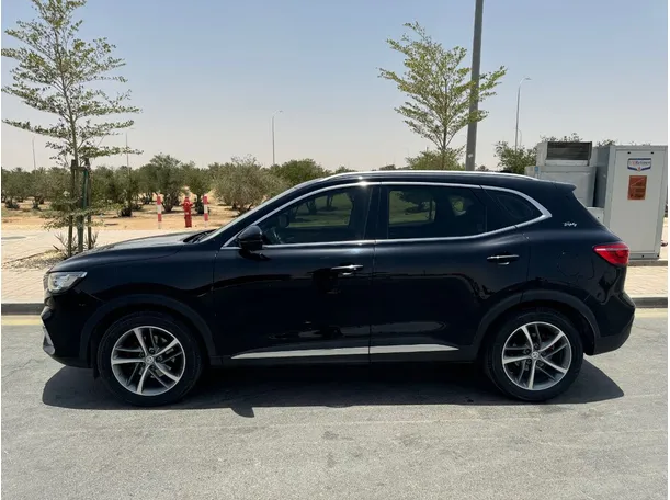 Car image 8