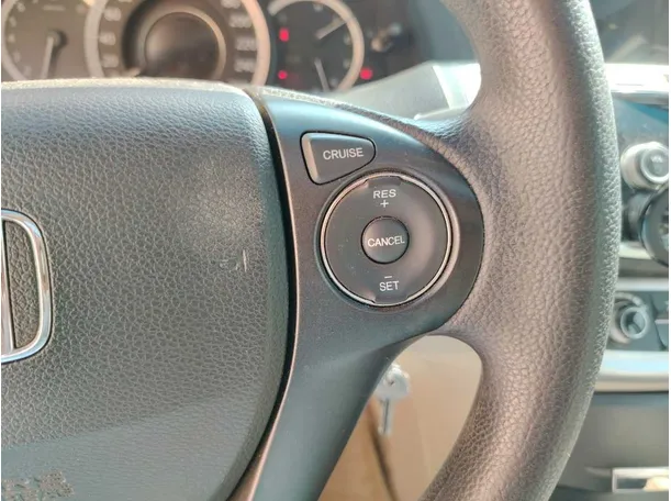 Car image 32