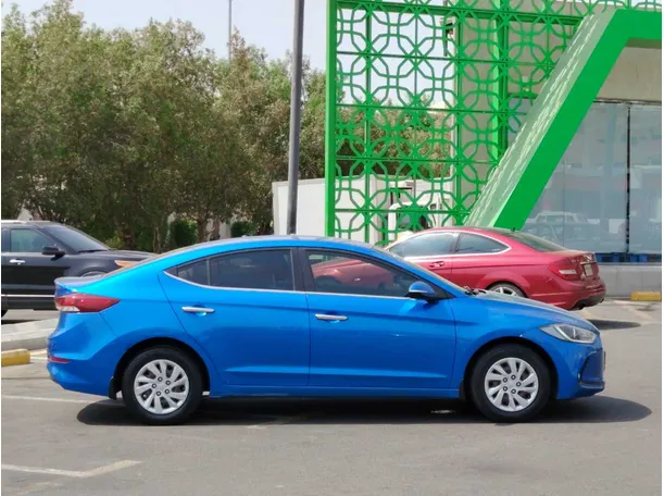 Car image 4