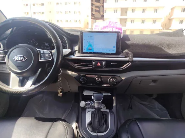 Car image 19