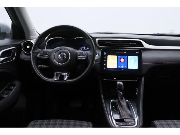 Car image 15