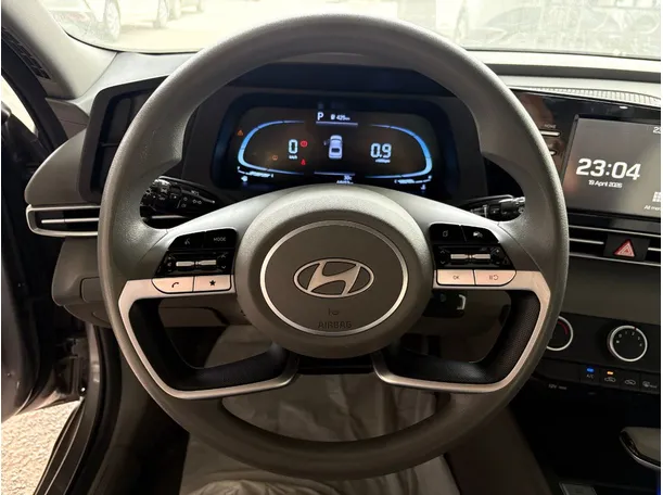 Car image 14