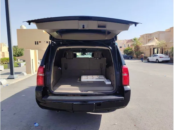 Car image 25