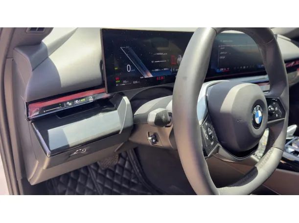 Car image 26
