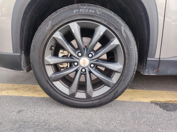 Car image 10