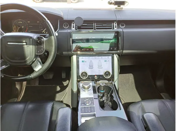 Car image 17