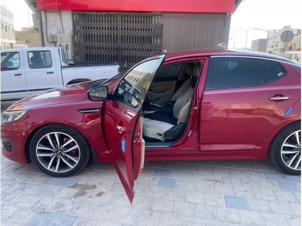 Car image 12