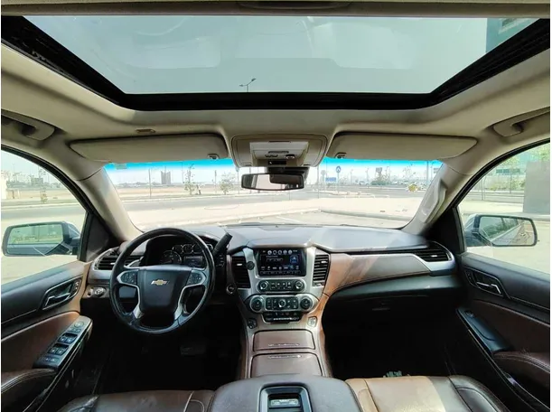Car image 18
